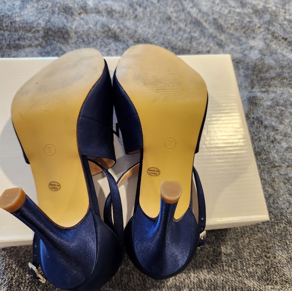 Evening Gown - Picture 11 of 11